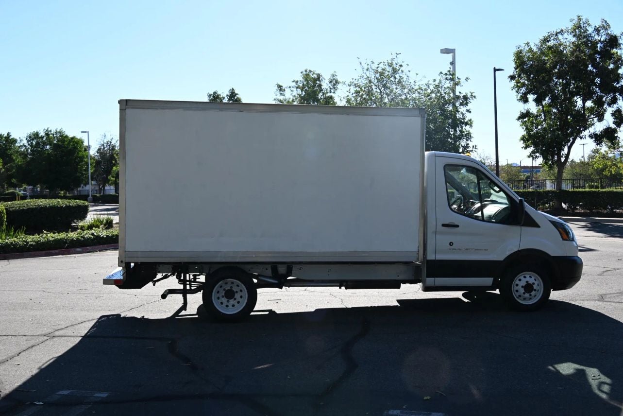 2019 Ford Transit Cab & Chassis 350 HD BOX TRUCK 2D