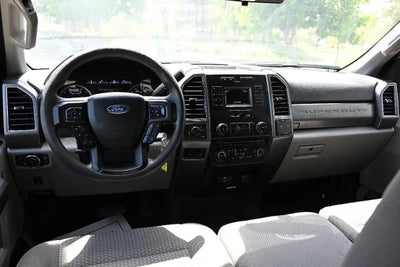 2018 Ford F350 Super Duty Crew Cab XLT Pickup 4D 6 3/4 ft