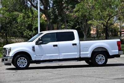 2018 Ford F350 Super Duty Crew Cab XLT Pickup 4D 6 3/4 ft
