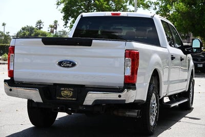 2018 Ford F350 Super Duty Crew Cab XLT Pickup 4D 6 3/4 ft