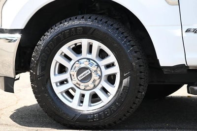 2018 Ford F350 Super Duty Crew Cab XLT Pickup 4D 6 3/4 ft