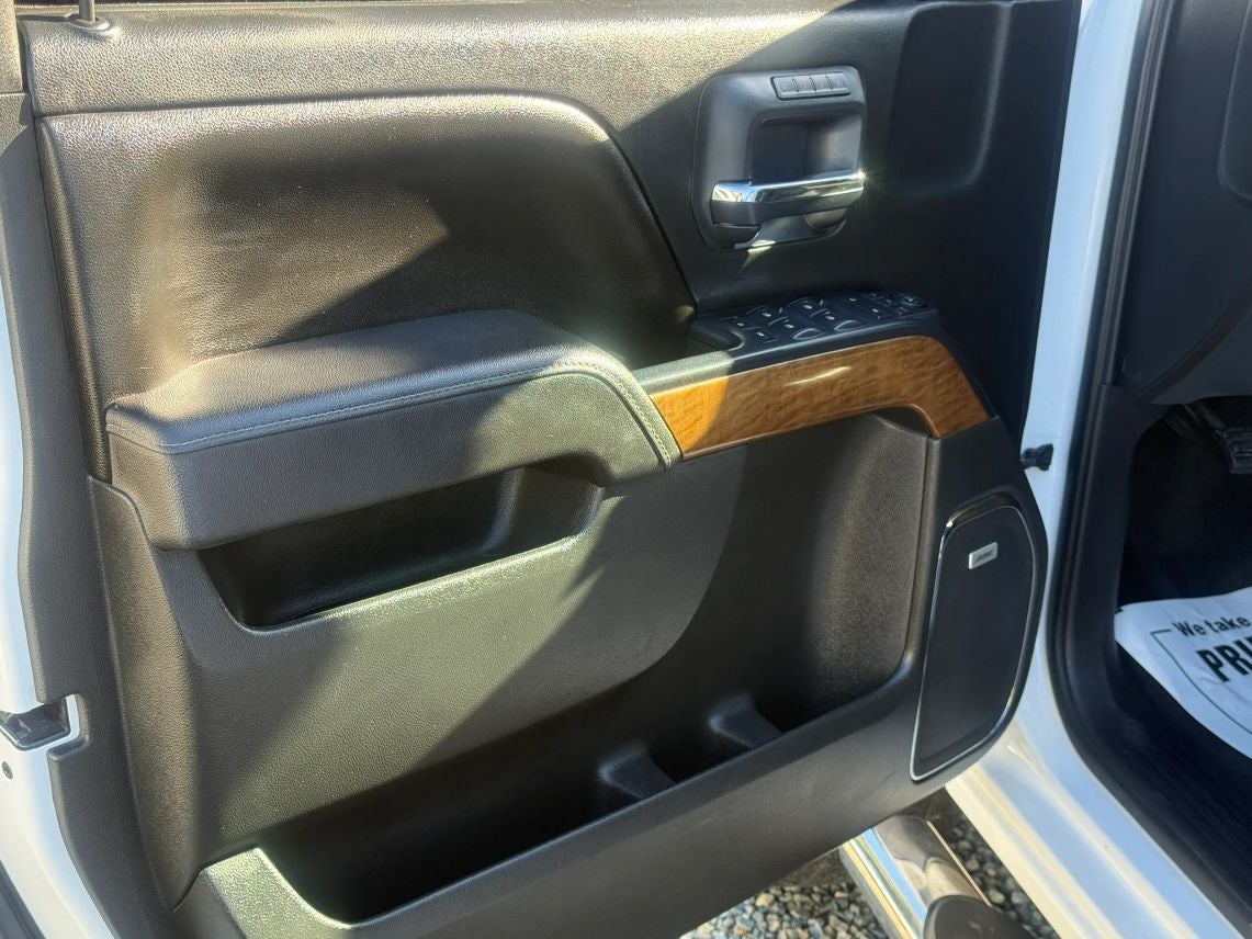 2017 Chevrolet Silverado 1500 Crew Cab LTZ Pickup 4D 5 3/4 ft