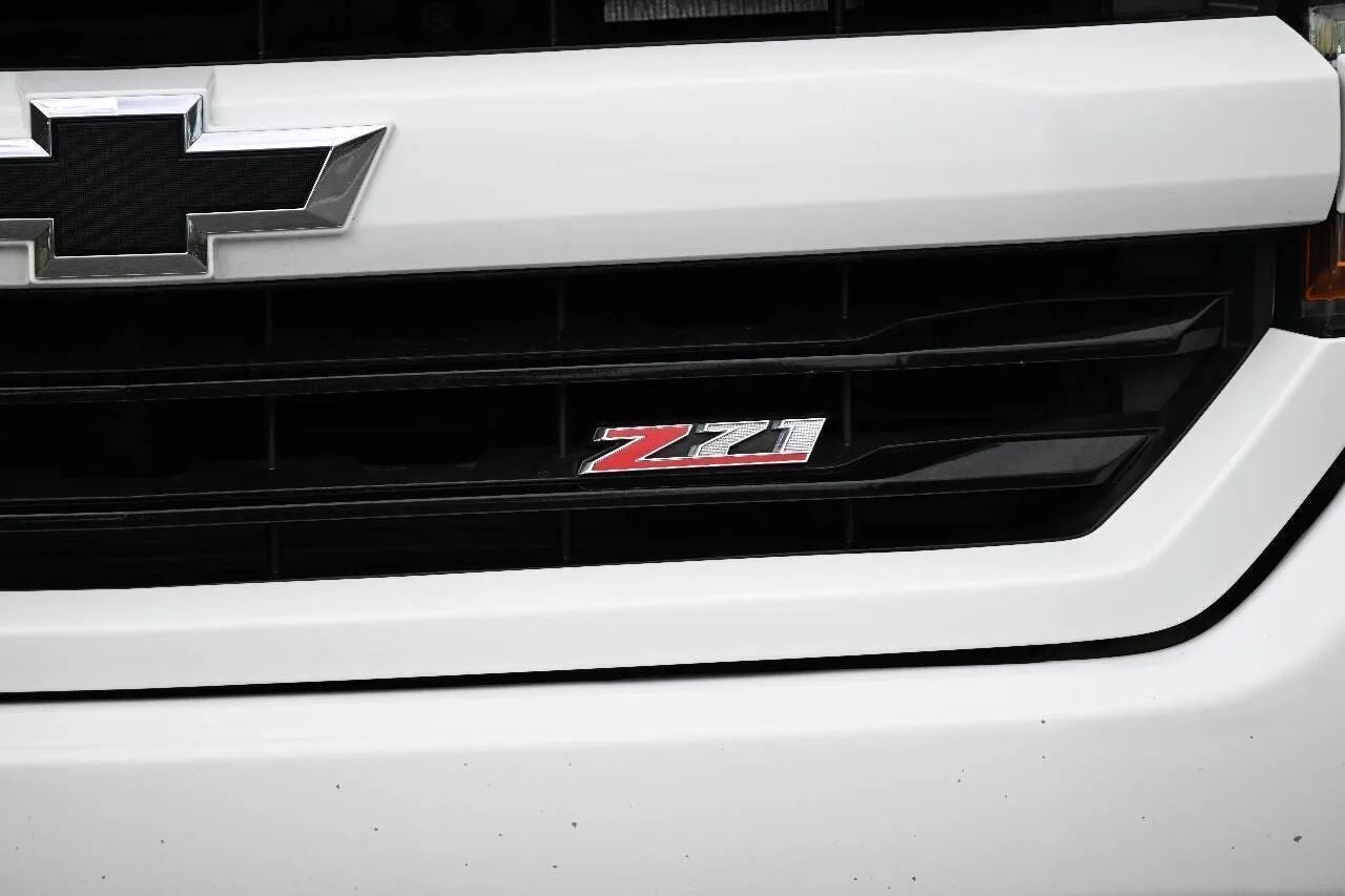 2018 Chevrolet Silverado 1500 Crew Cab Z71 LT Pickup 4D 5 3/4 ft