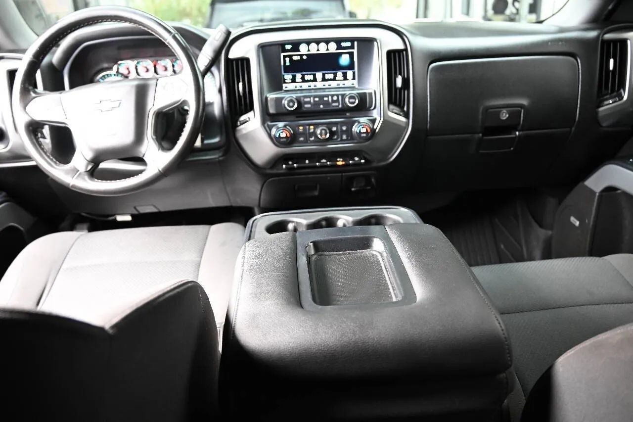 2018 Chevrolet Silverado 1500 Crew Cab Z71 LT Pickup 4D 5 3/4 ft