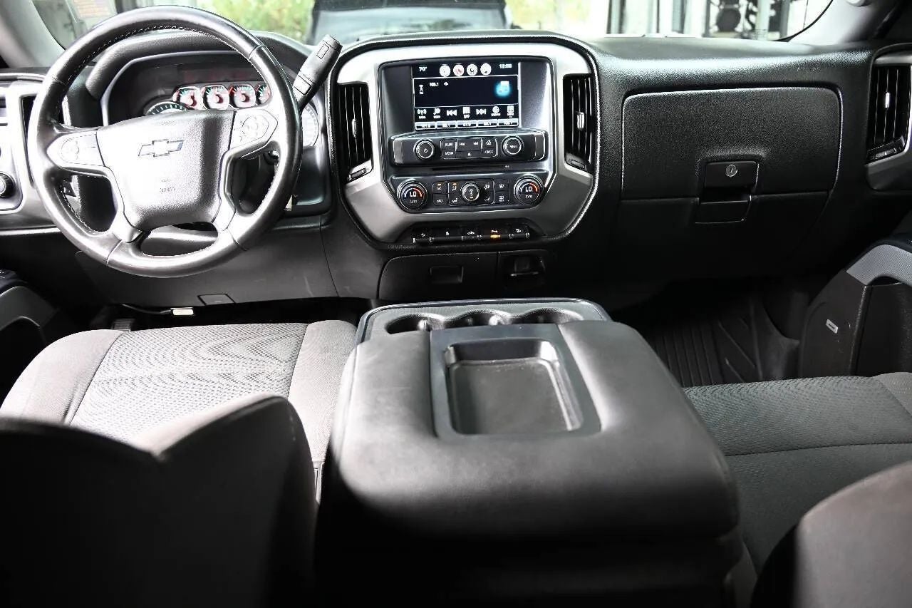 2018 Chevrolet Silverado 1500 Crew Cab Z71 LT Pickup 4D 5 3/4 ft