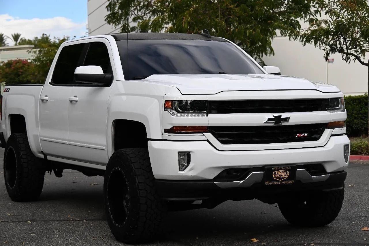 2018 Chevrolet Silverado 1500 Crew Cab Z71 LT Pickup 4D 5 3/4 ft