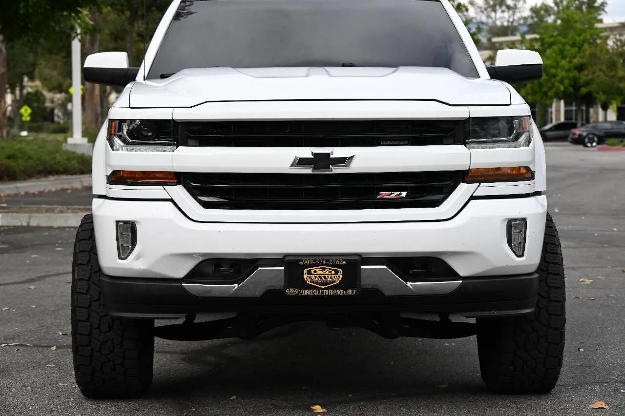 2018 Chevrolet Silverado 1500 Crew Cab Z71 LT Pickup 4D 5 3/4 ft