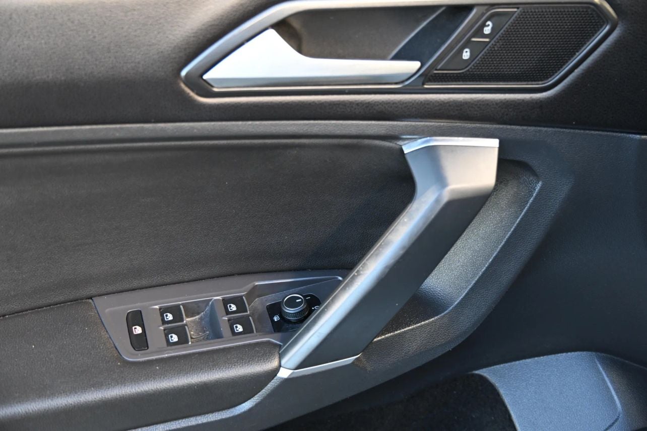 2018 Volkswagen Tiguan 2.0T SE Sport Utility 4D