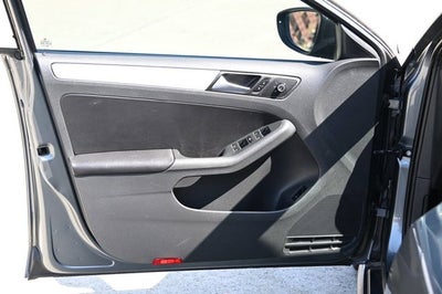 2012 Volkswagen GLI GLI PZEV 4dr Sedan 6M