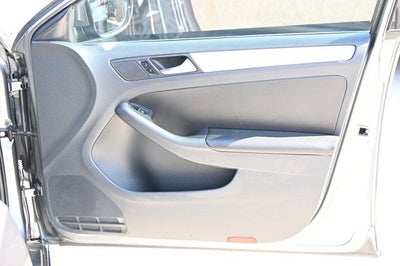 2012 Volkswagen GLI GLI PZEV 4dr Sedan 6M