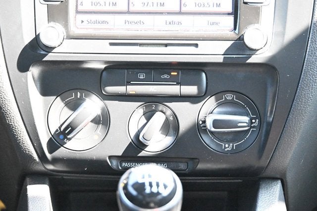 2012 Volkswagen GLI GLI PZEV 4dr Sedan 6M