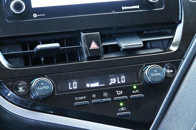 2022 Toyota Camry SE 4dr Sedan