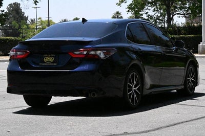 2022 Toyota Camry SE 4dr Sedan
