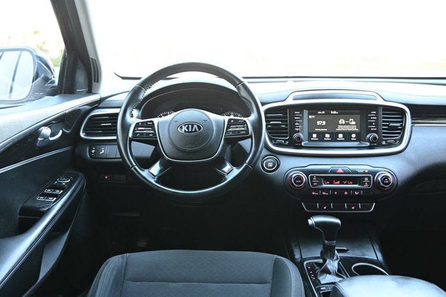 2020 Kia Sorento S V6