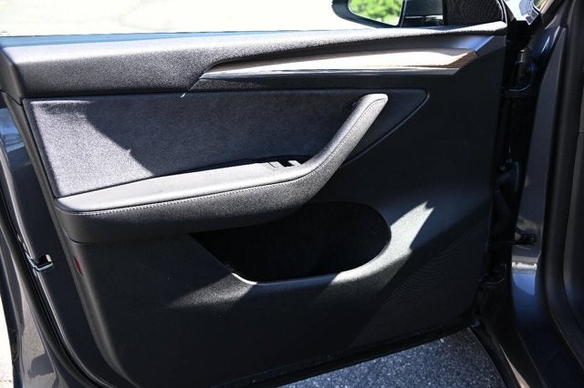 2023 Tesla Model Y Long Range AWD 4dr Crossover